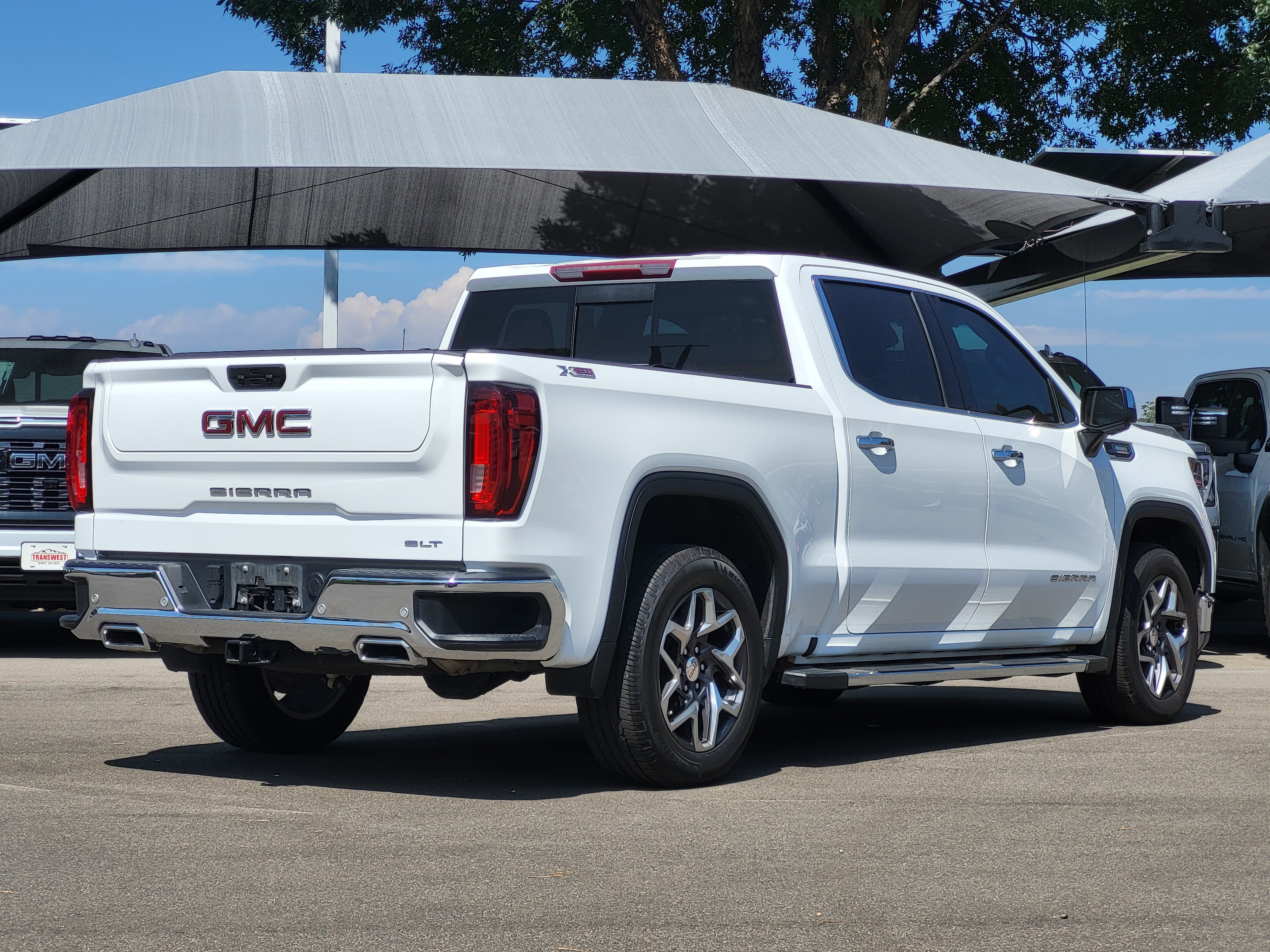 Used 2024 GMC Sierra 1500 SLT w/ SLT Premium Plus Package AWD/4WD image 7