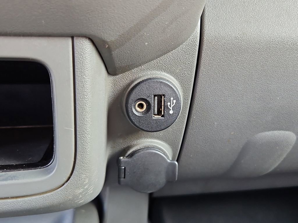 Used 2019 Nissan Frontier SV image 18