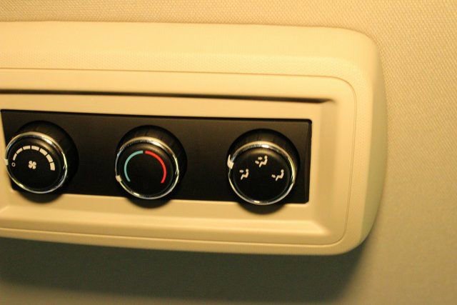 Used 2018 Dodge Grand Caravan SE w/ UConnect Hands-Free Group image 13