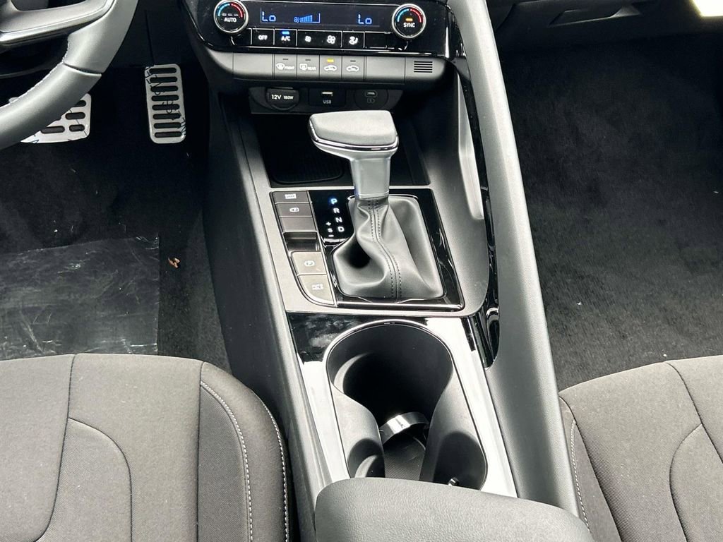 New 2025 Hyundai Elantra SEL FWD image 20