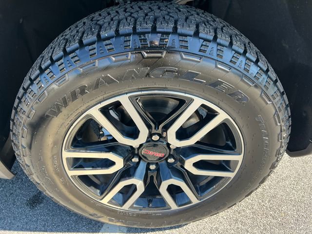 Used 2023 GMC Sierra 1500 AT4 w/ AT4 Premium Package image 12