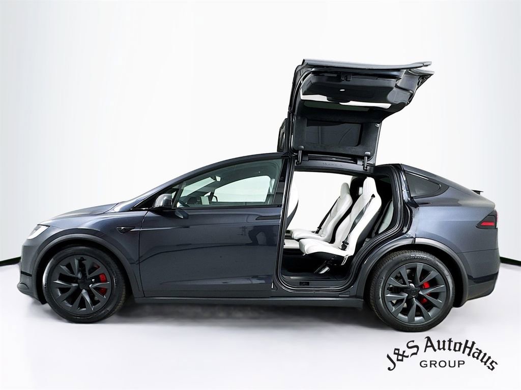 Used 2024 Tesla Model X Plaid image 4