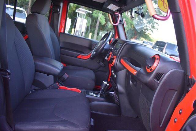 Used 2018 Jeep Wrangler Unlimited Sport w/ Connectivity Group AWD/4WD image 16