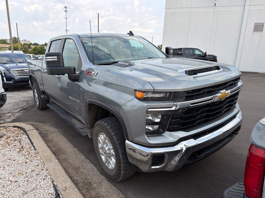 Used 2024 Chevrolet Silverado 2500 LT w/ Z71 Off-Road Package AWD/4WD image 1