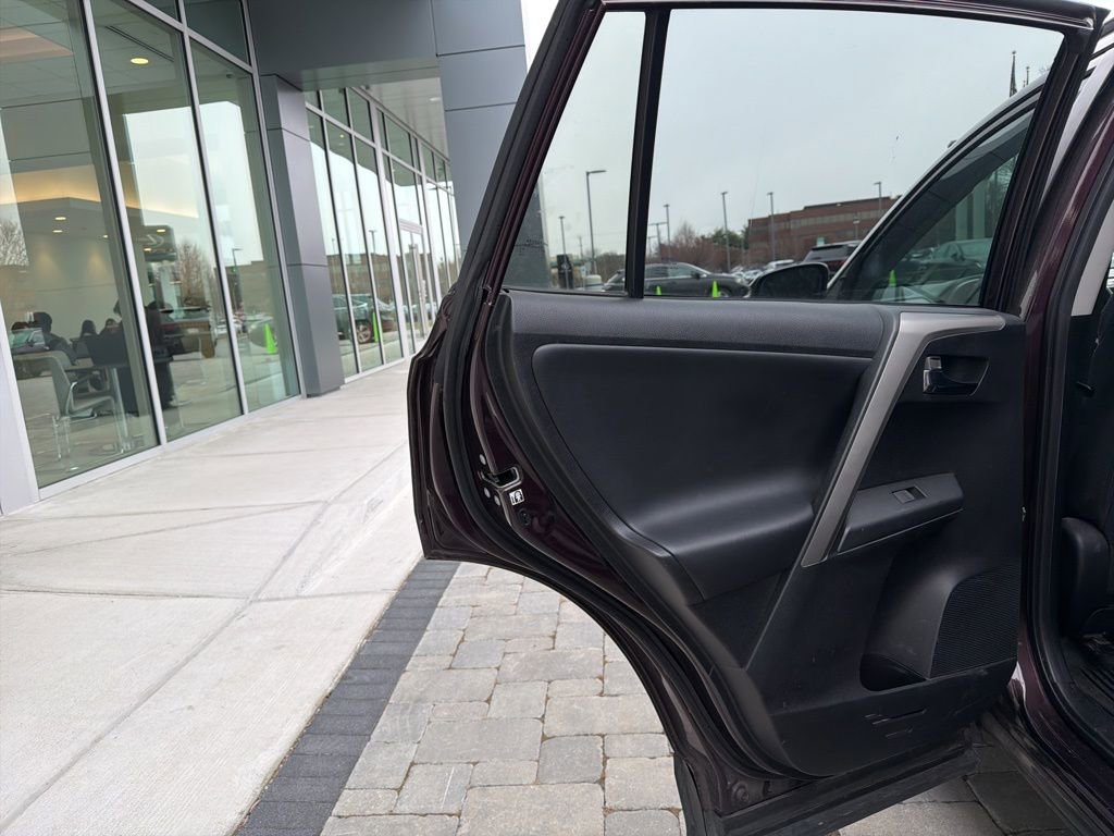 Used 2016 Toyota RAV4 XLE w/ Convenience Package image 16