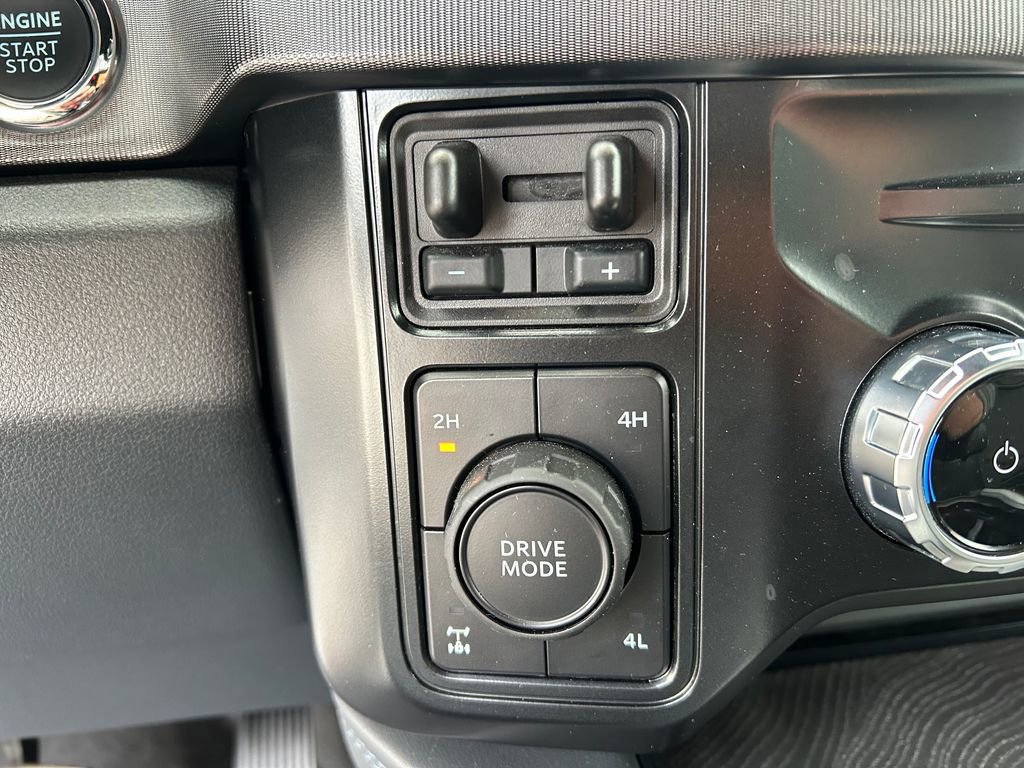 Used 2025 Ford F350 Platinum image 32