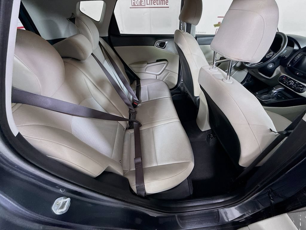 Used 2023 Kia Soul LX w/ LX Technology Package FWD image 27