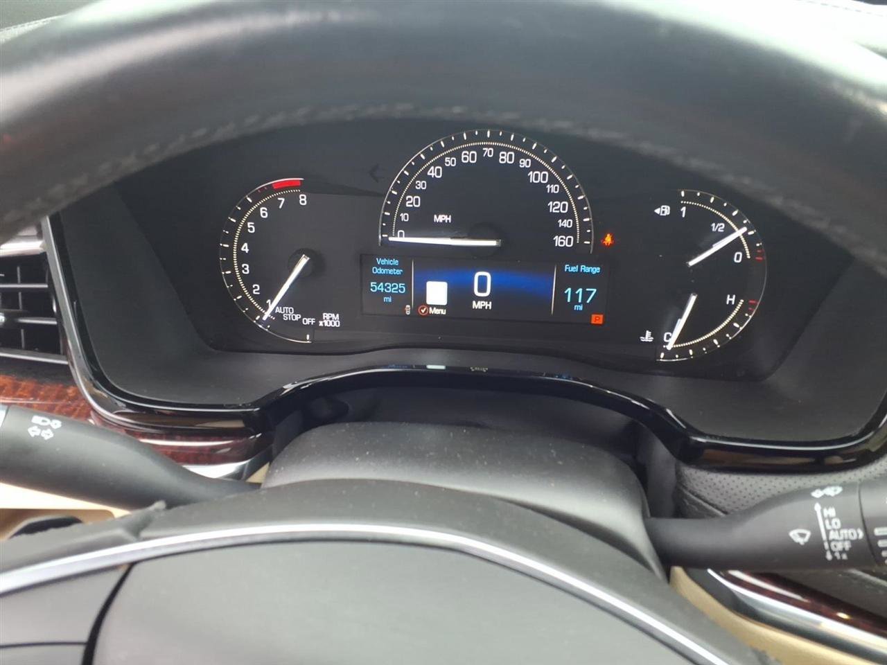 Used 2018 Cadillac XT5 Luxury w/ Driver Awareness Package image 13