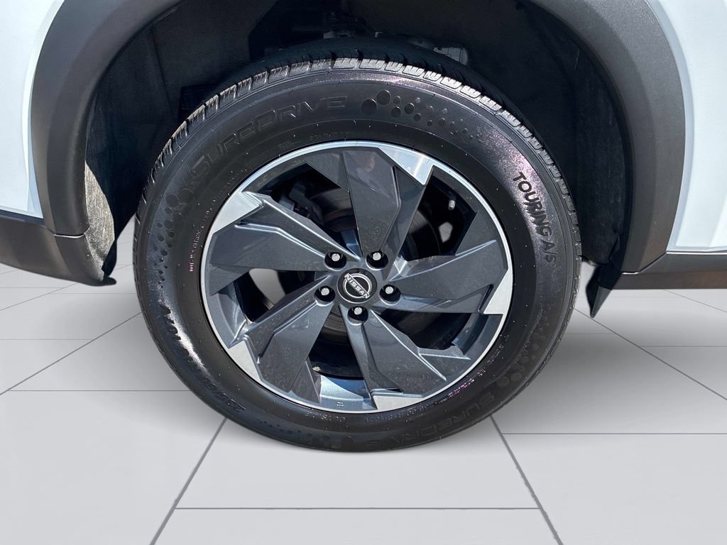 Used 2024 Nissan Rogue SV AWD/4WD image 10