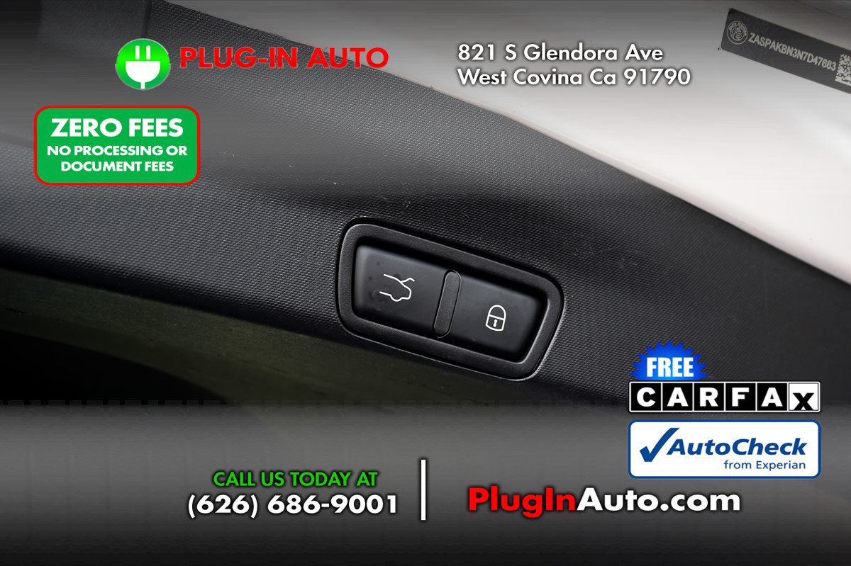 Used 2022 Alfa Romeo Stelvio Veloce AWD/4WD image 13