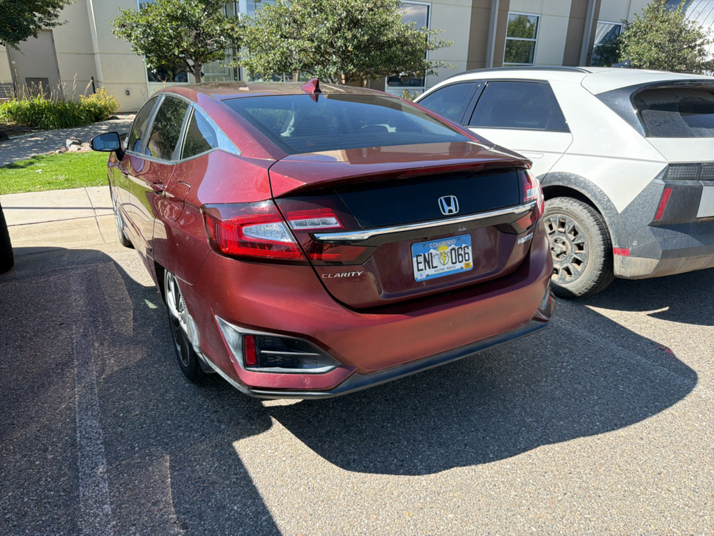 Used 2018 Honda Clarity Plug-In Hybrid image 2