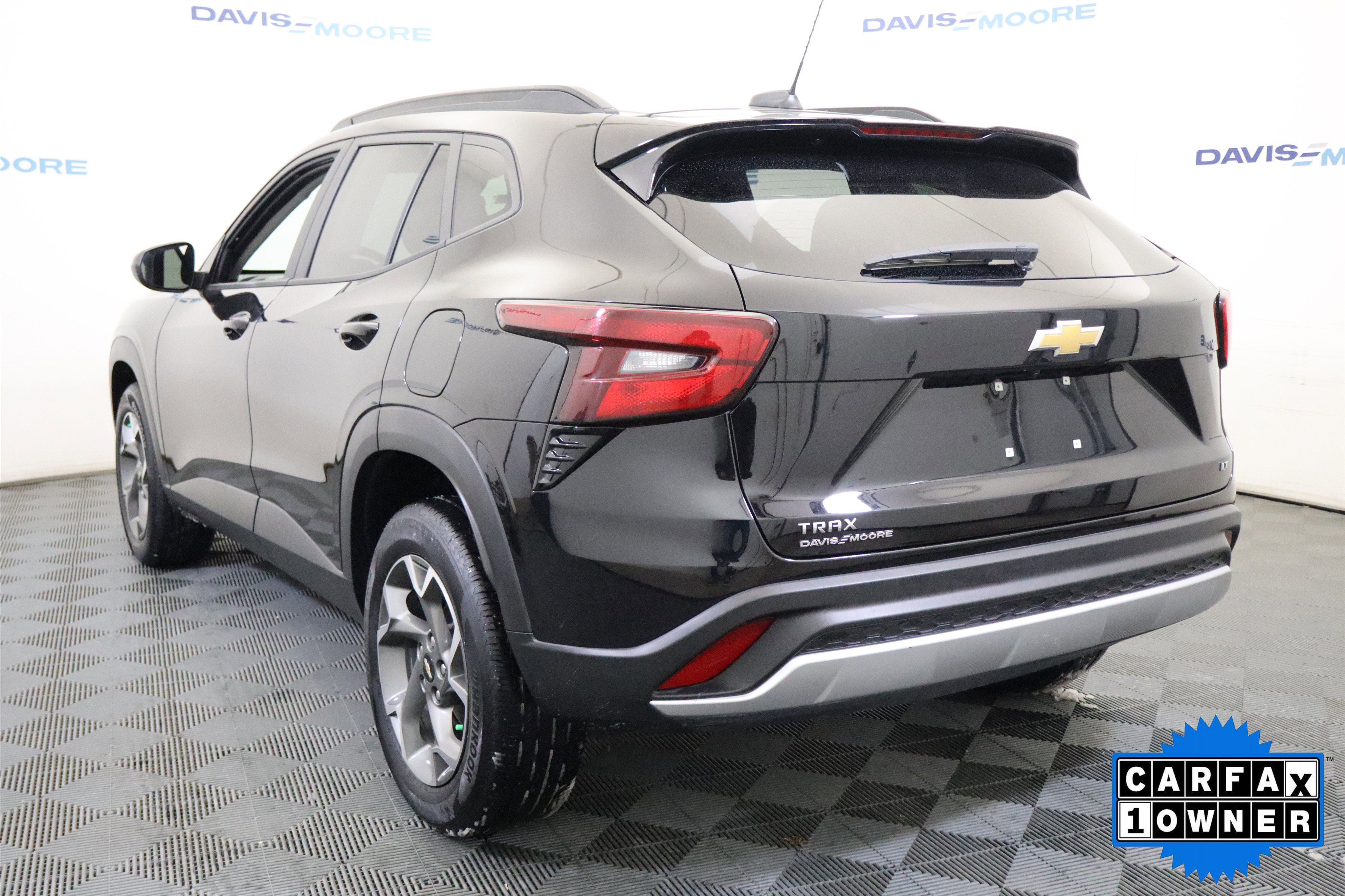 Used 2025 Chevrolet Trax LT image 9