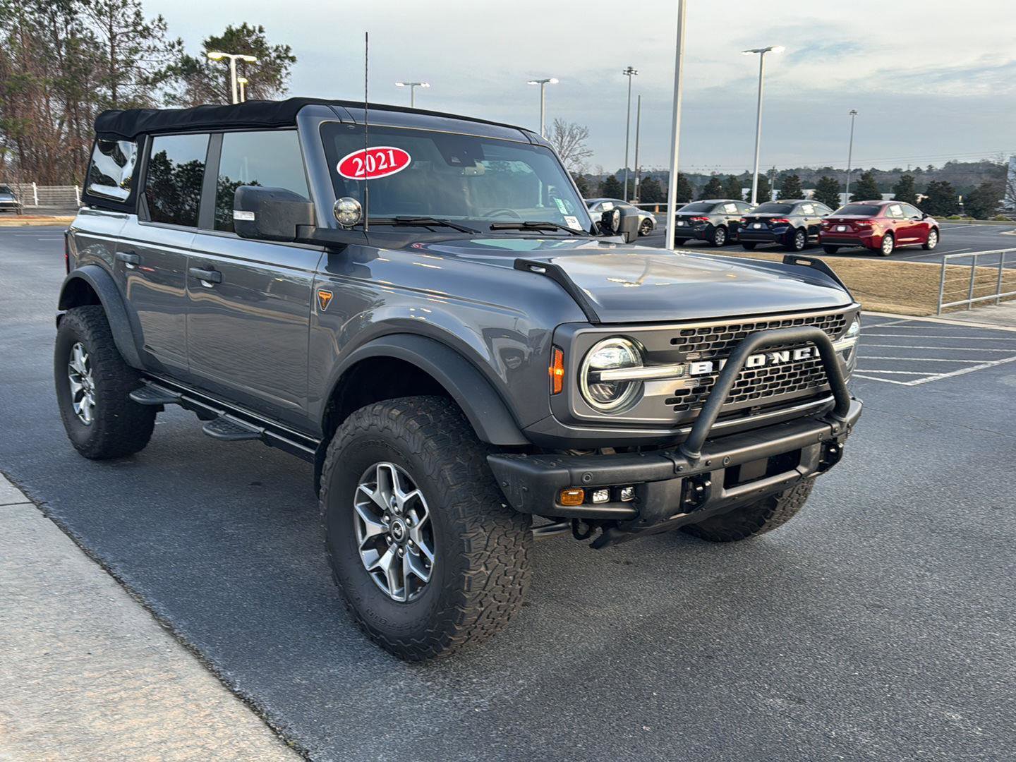 Used 2021 Ford Bronco Badlands image 6