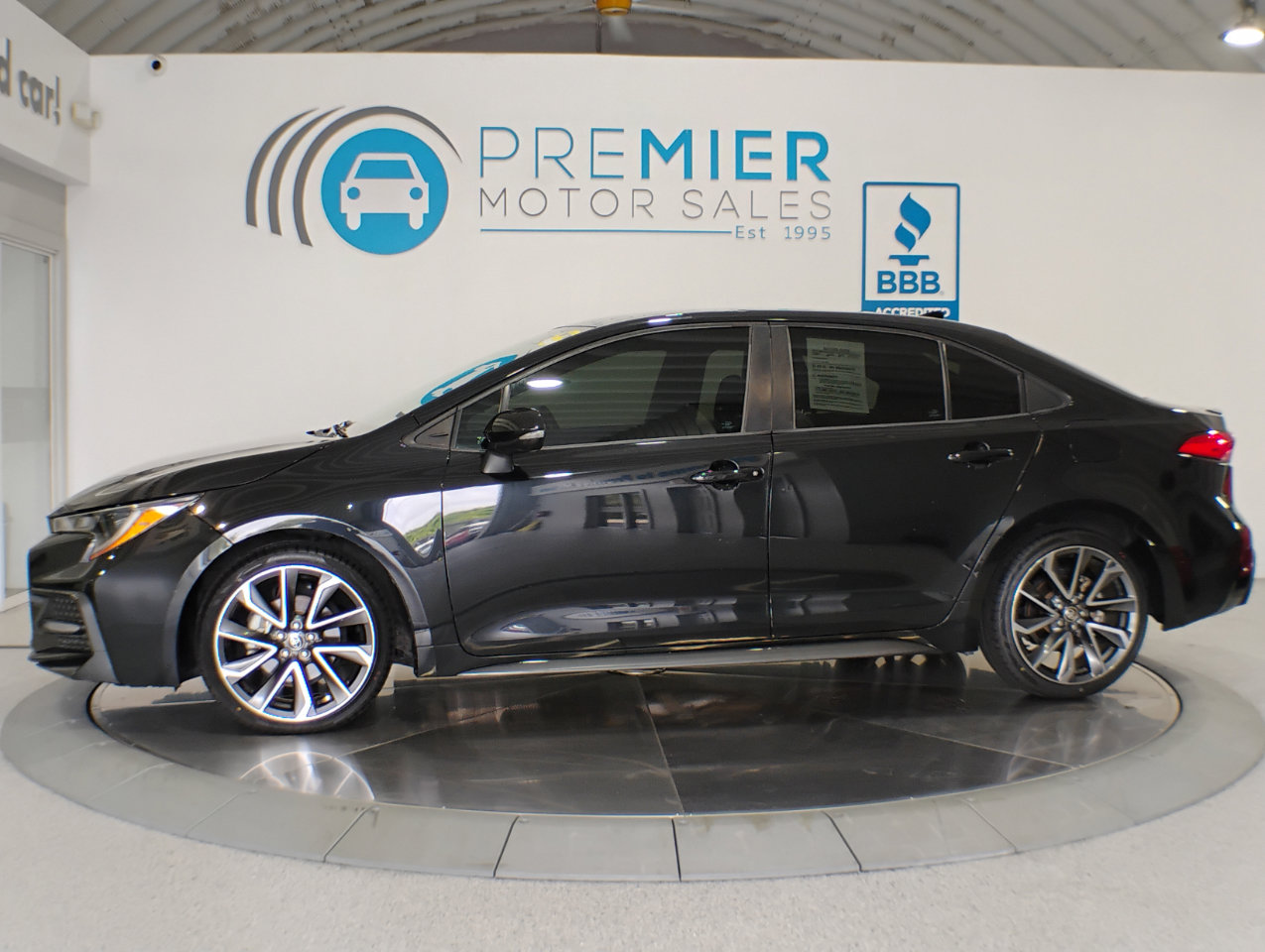 Used 2020 Toyota Corolla SE image 2