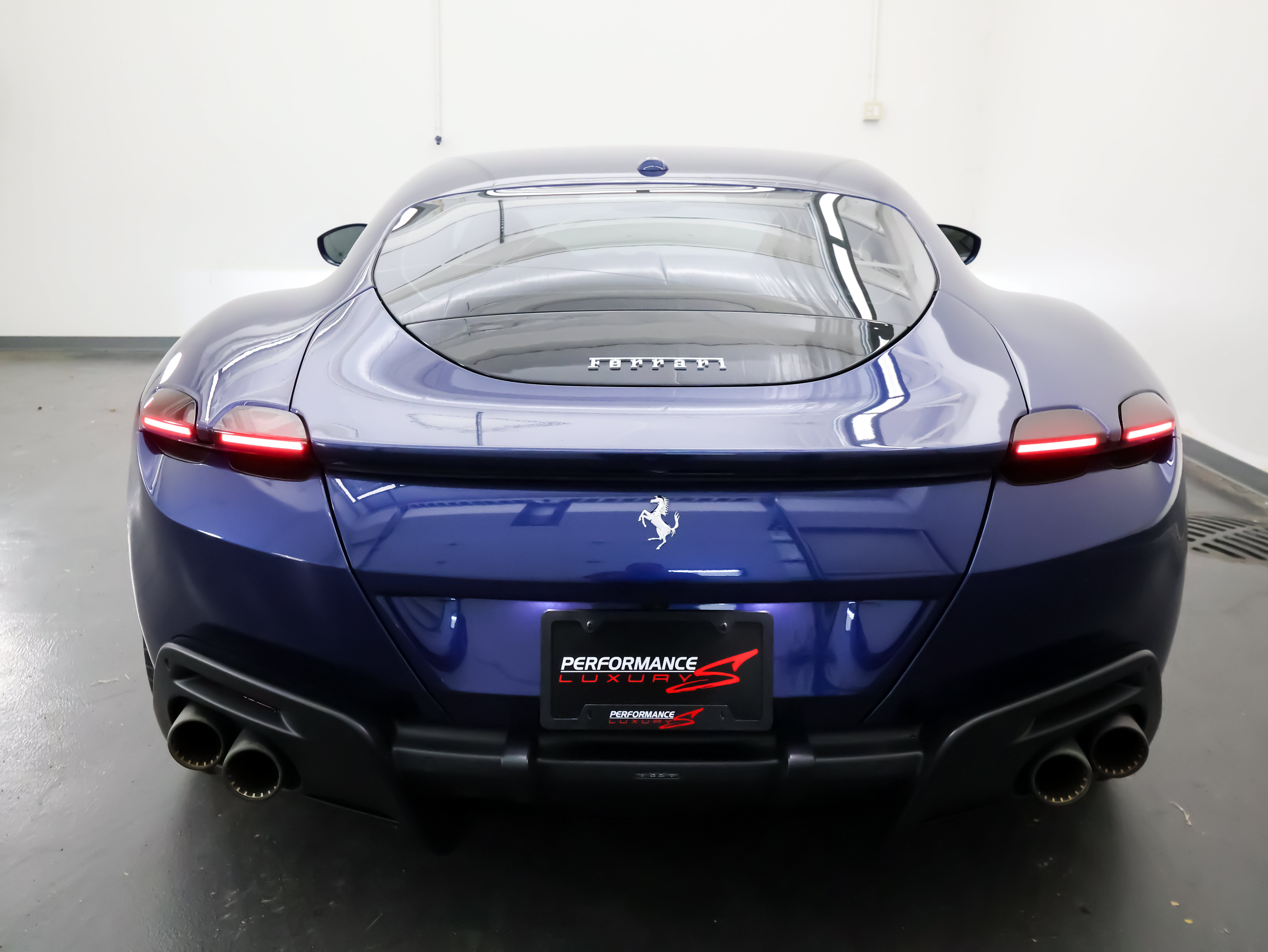 Used 2021 Ferrari Roma RWD image 4