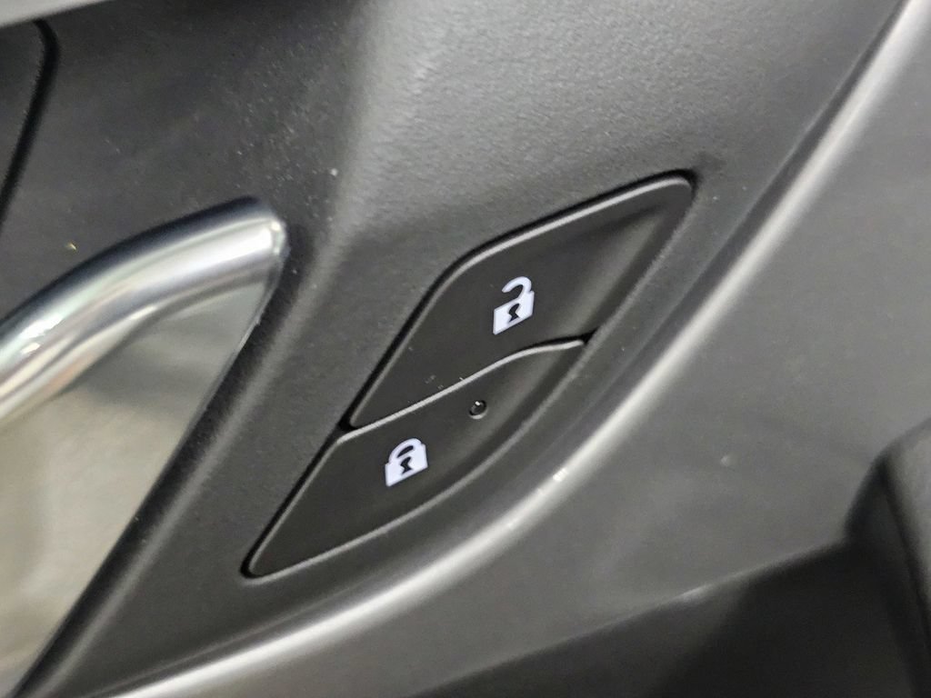 Used 2026 Chevrolet Blazer LT FWD image 28
