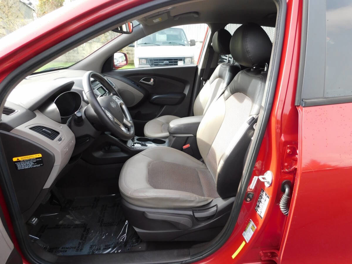 Used 2011 Hyundai Tucson GLS image 7