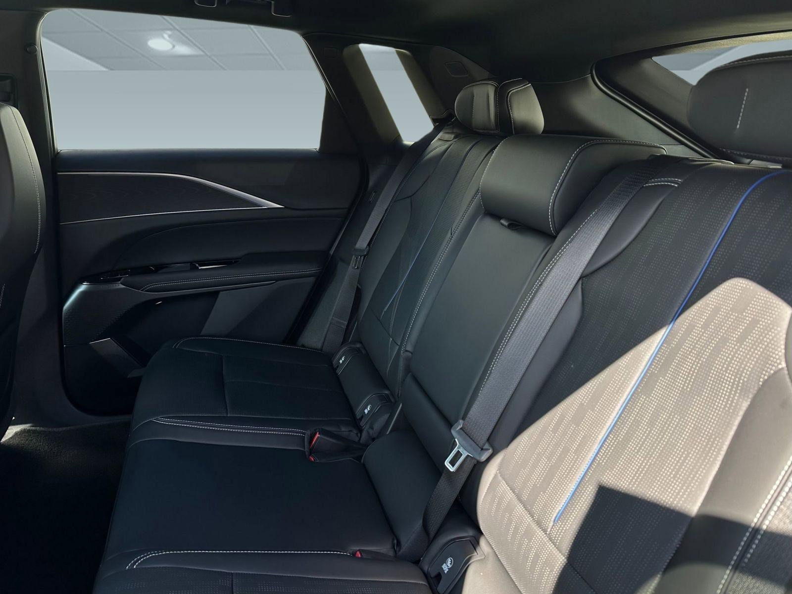 New 2026 Cadillac Lyriq Sport image 32