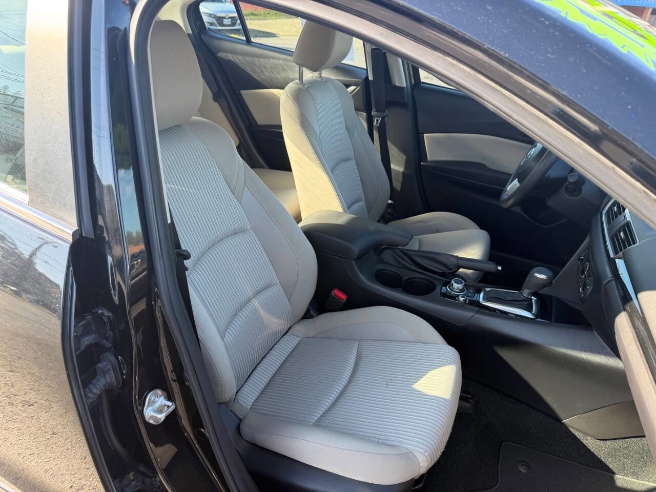 Used 2016 MAZDA MAZDA3 i Sport w/ Preferred Equipment Package image 25