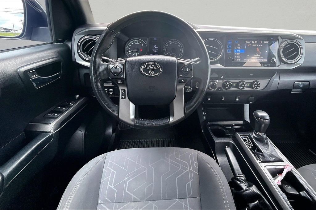 Used 2017 Toyota Tacoma TRD Off-Road w/ Tow Package (A/T) AWD/4WD image 9