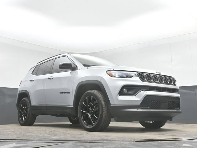 Used 2025 Jeep Compass Latitude w/ Altitude Special Edition AWD/4WD image 38