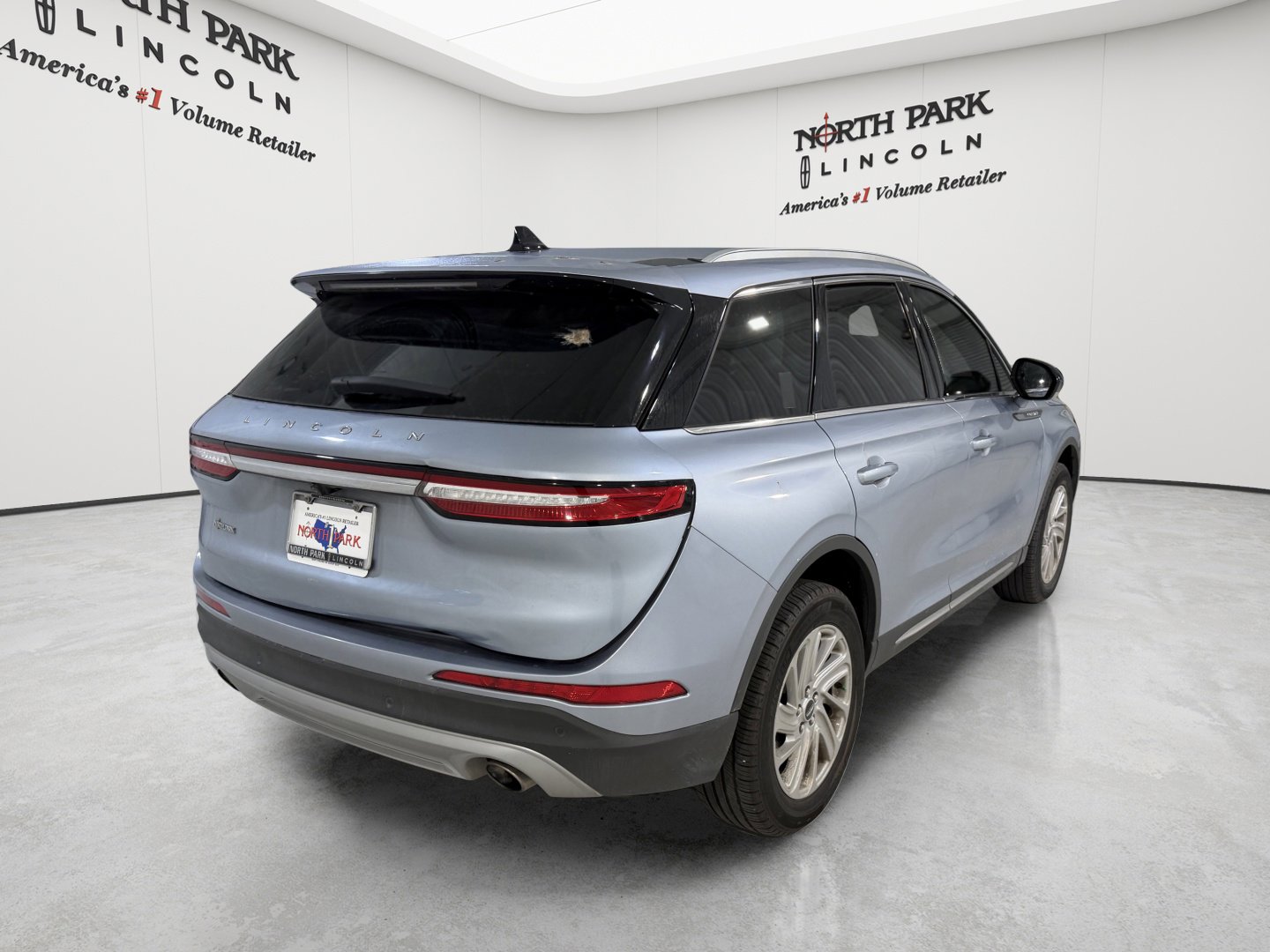 Used 2022 Lincoln Corsair FWD image 5
