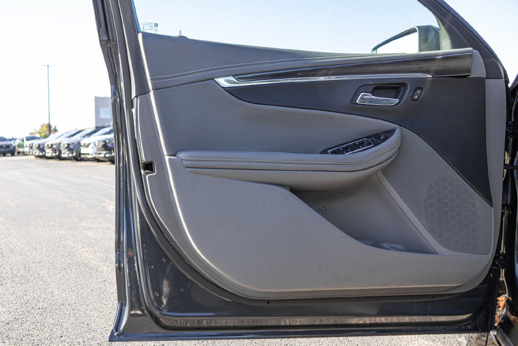 Used 2014 Chevrolet Impala LT w/ Convenience Package FWD image 26