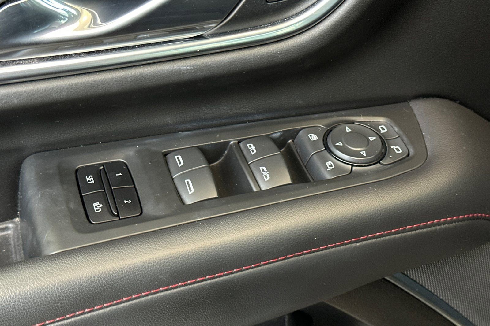 Used 2021 Chevrolet Tahoe RST w/ Luxury Package RWD image 12