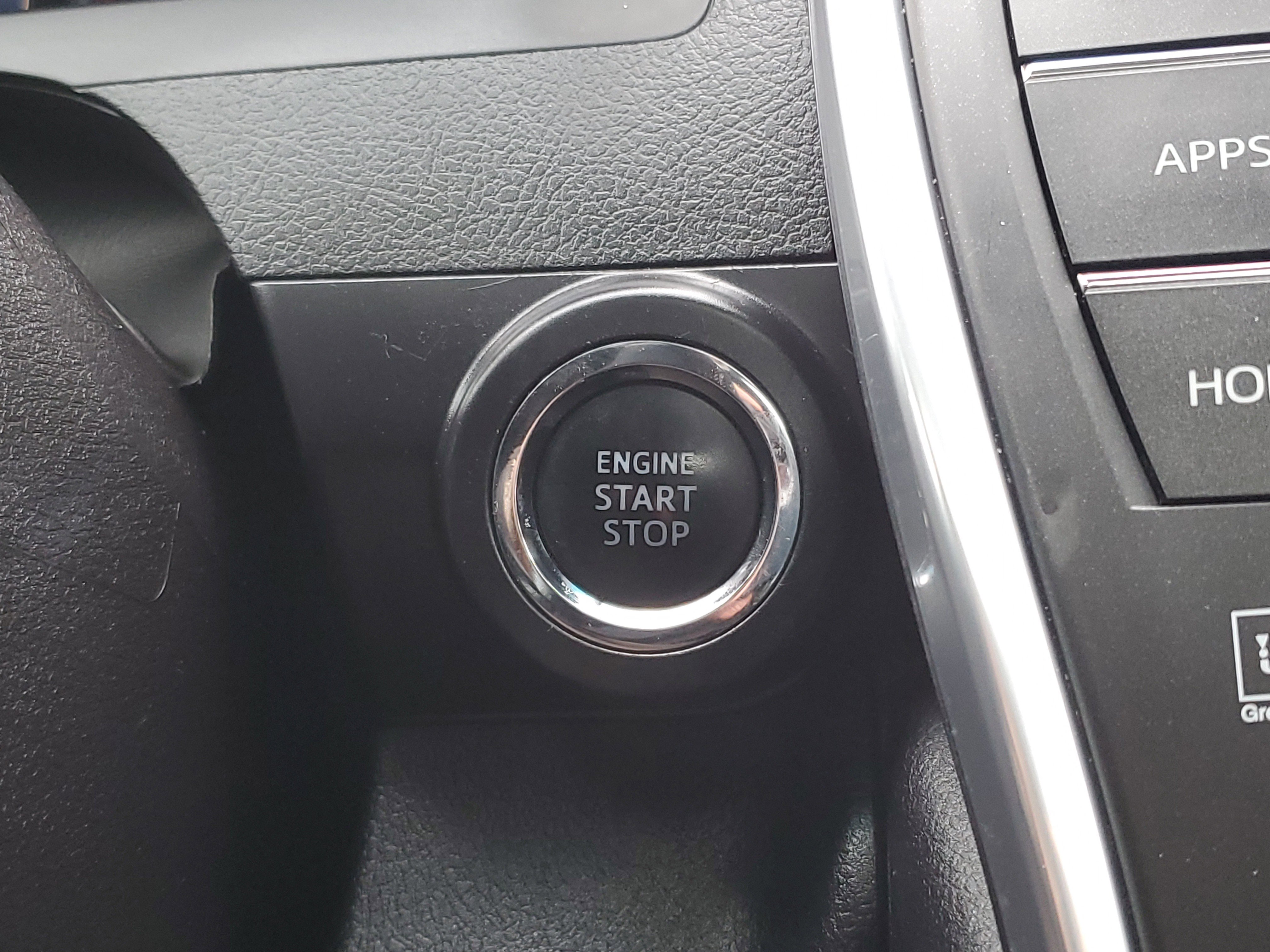 Used 2017 Toyota Camry XSE image 25