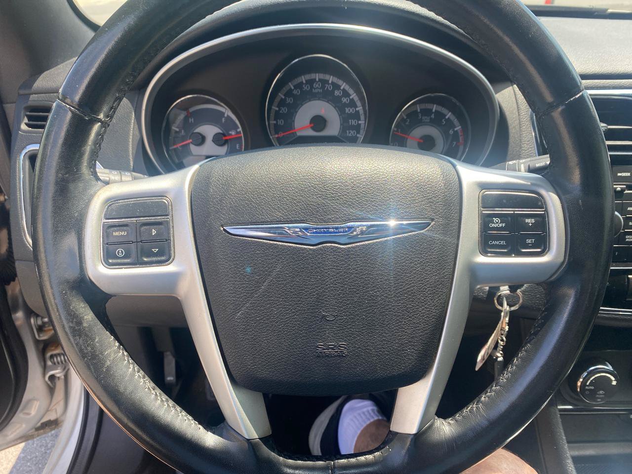 Used 2011 Chrysler 200 Touring FWD image 15