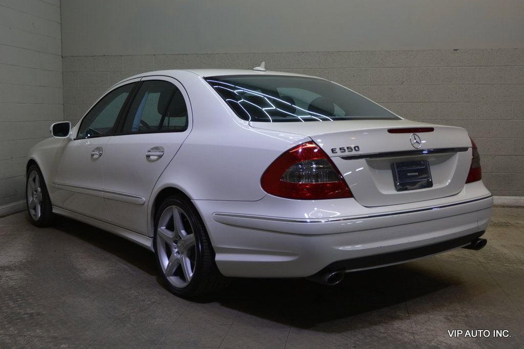 Used 2009 Mercedes-Benz E 550 Sedan image 3