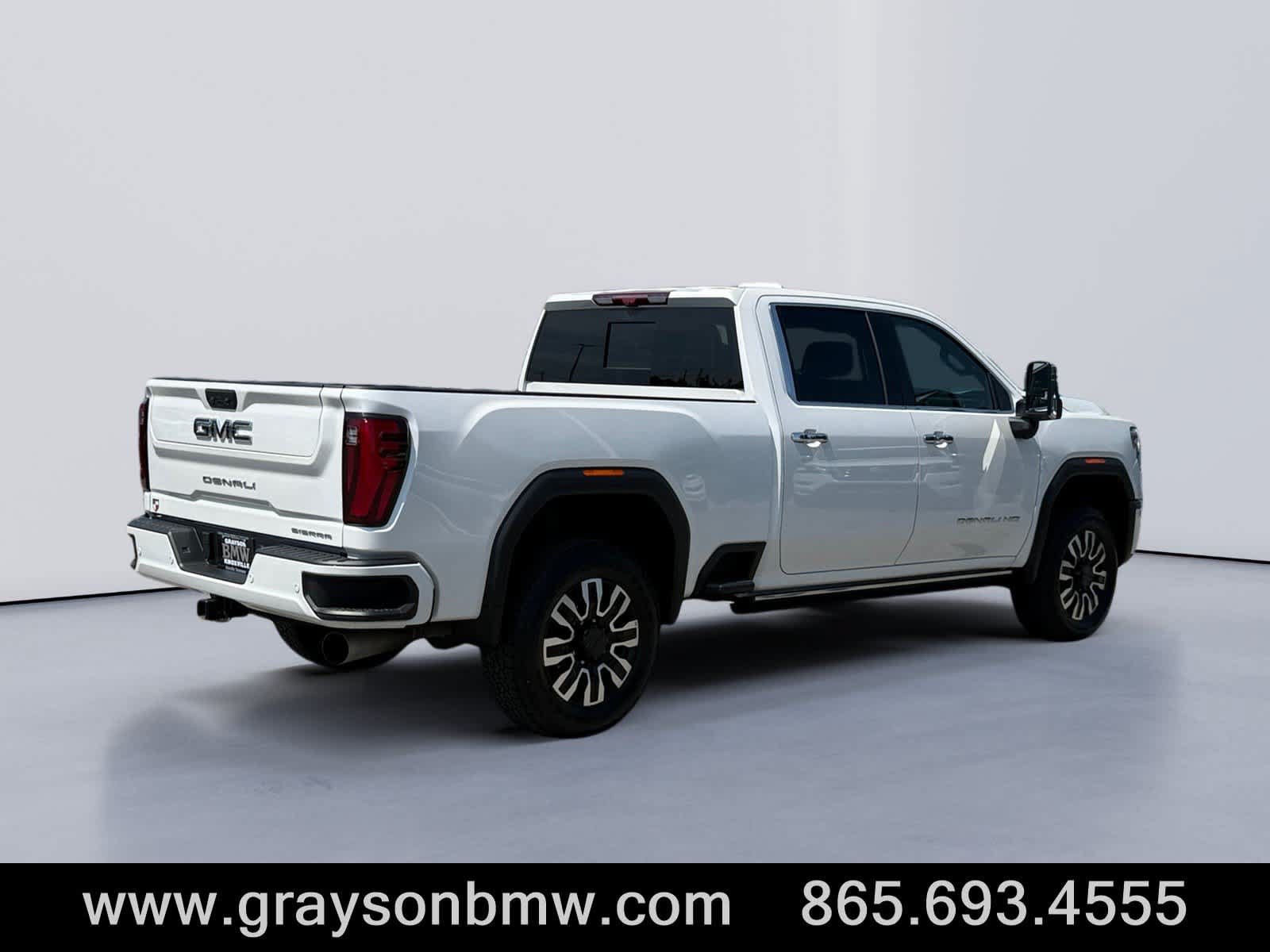 Used 2025 GMC Sierra 2500 Denali Ultimate AWD/4WD image 3
