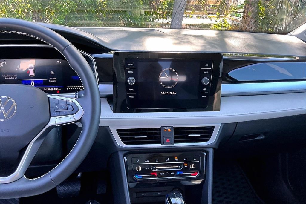 Certified 2025 Volkswagen Taos SE w/ Panoramic Sunroof Package image 20