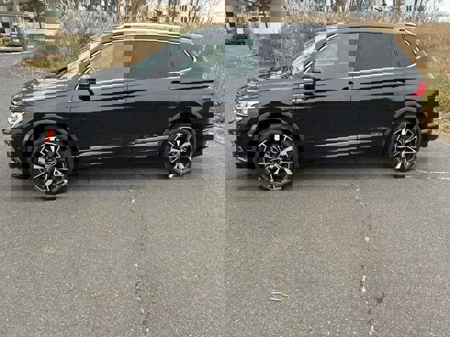 Used 2022 Volkswagen Tiguan SEL R-Line image 7