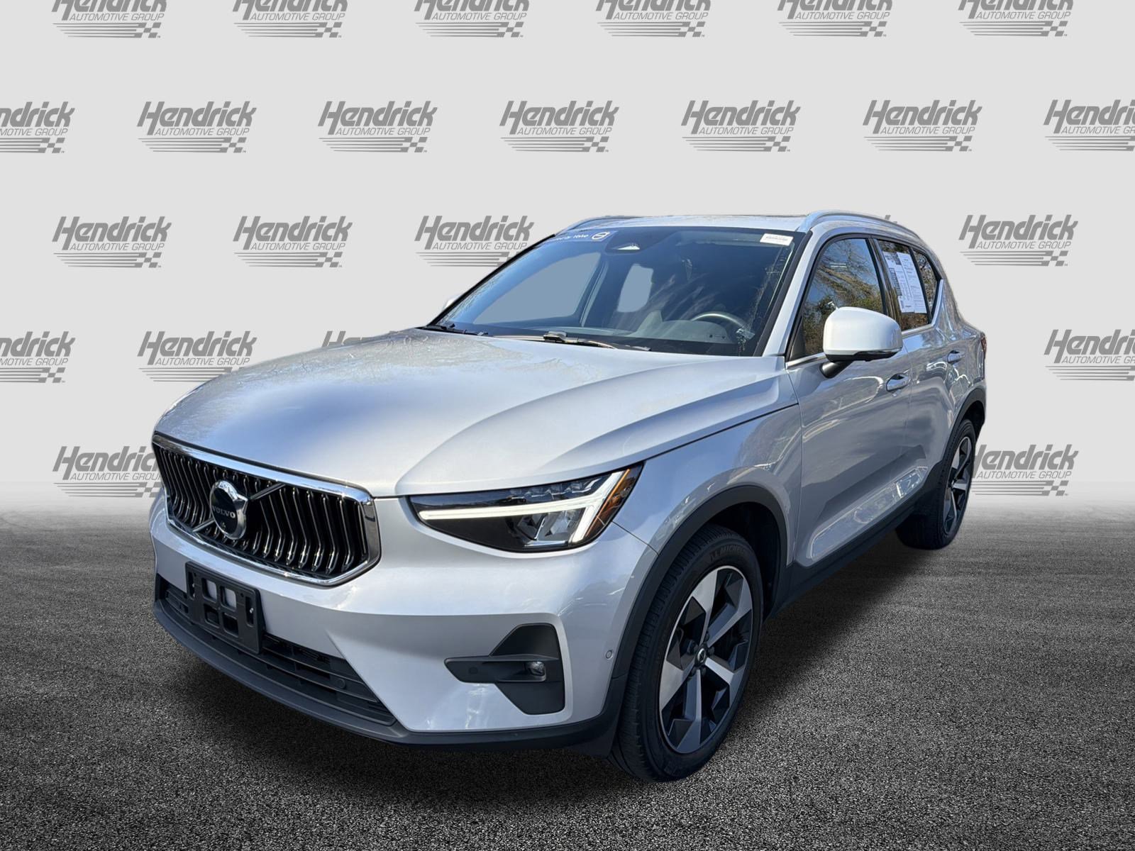 Certified 2023 Volvo XC40 B4 Plus w/ Driver Assist Package image 5