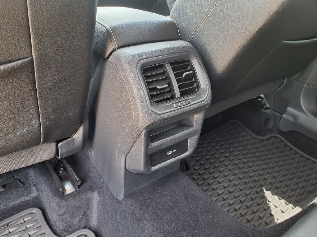 Used 2022 Volkswagen Taos SE FWD image 22