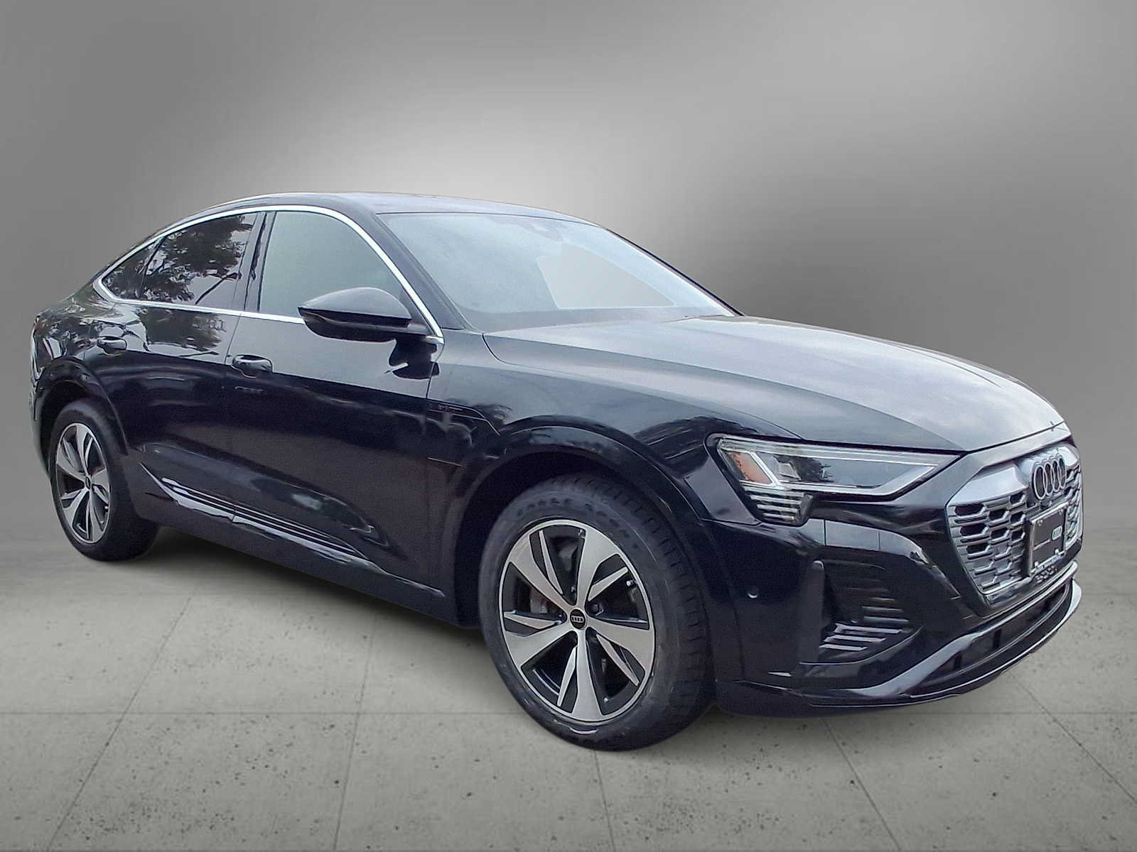 Certified 2024 Audi Q8 e-tron Prestige AWD/4WD image 2