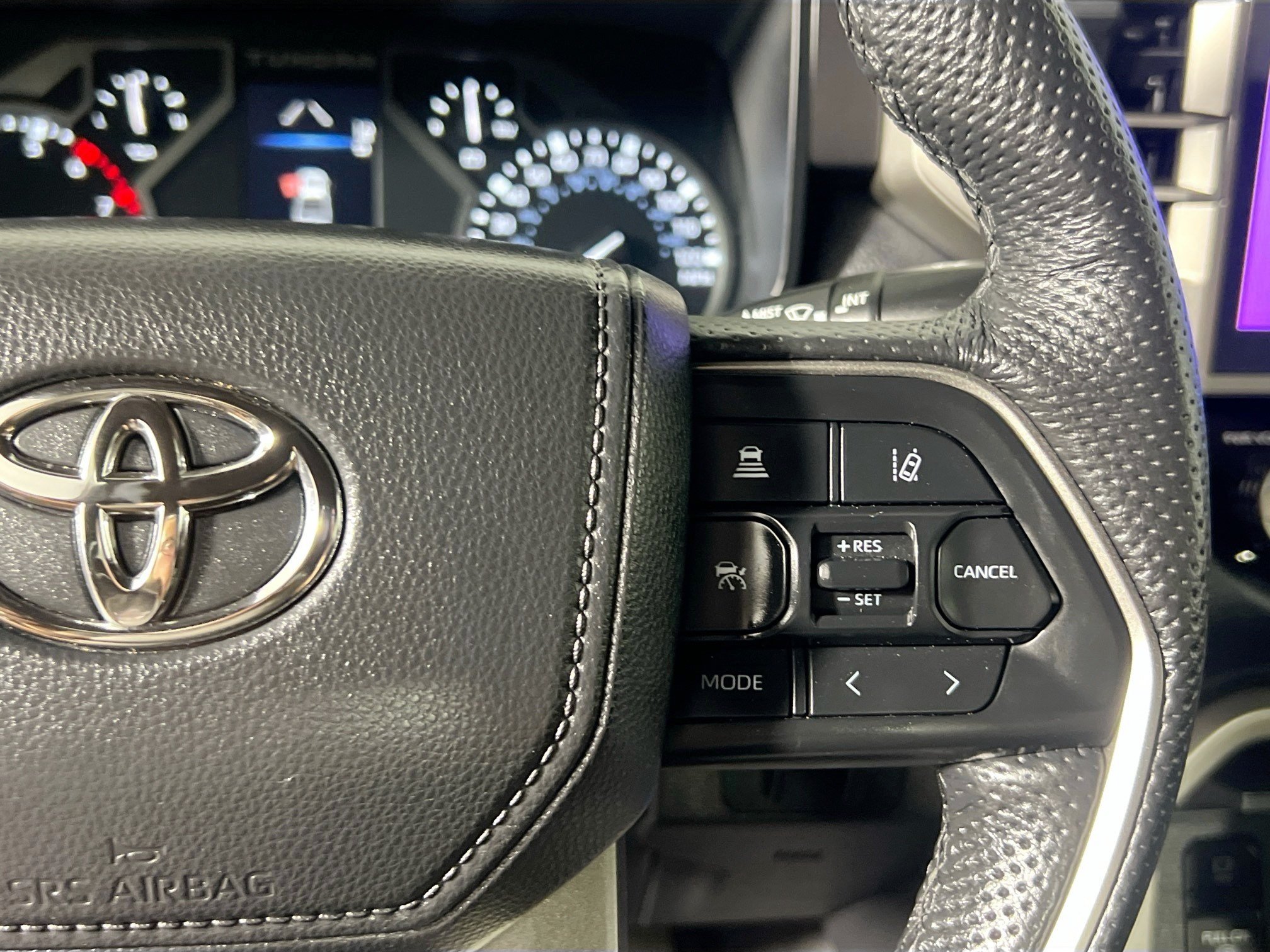 Used 2026 Toyota Tundra SR5 w/ SR5 Premium Package AWD/4WD image 19