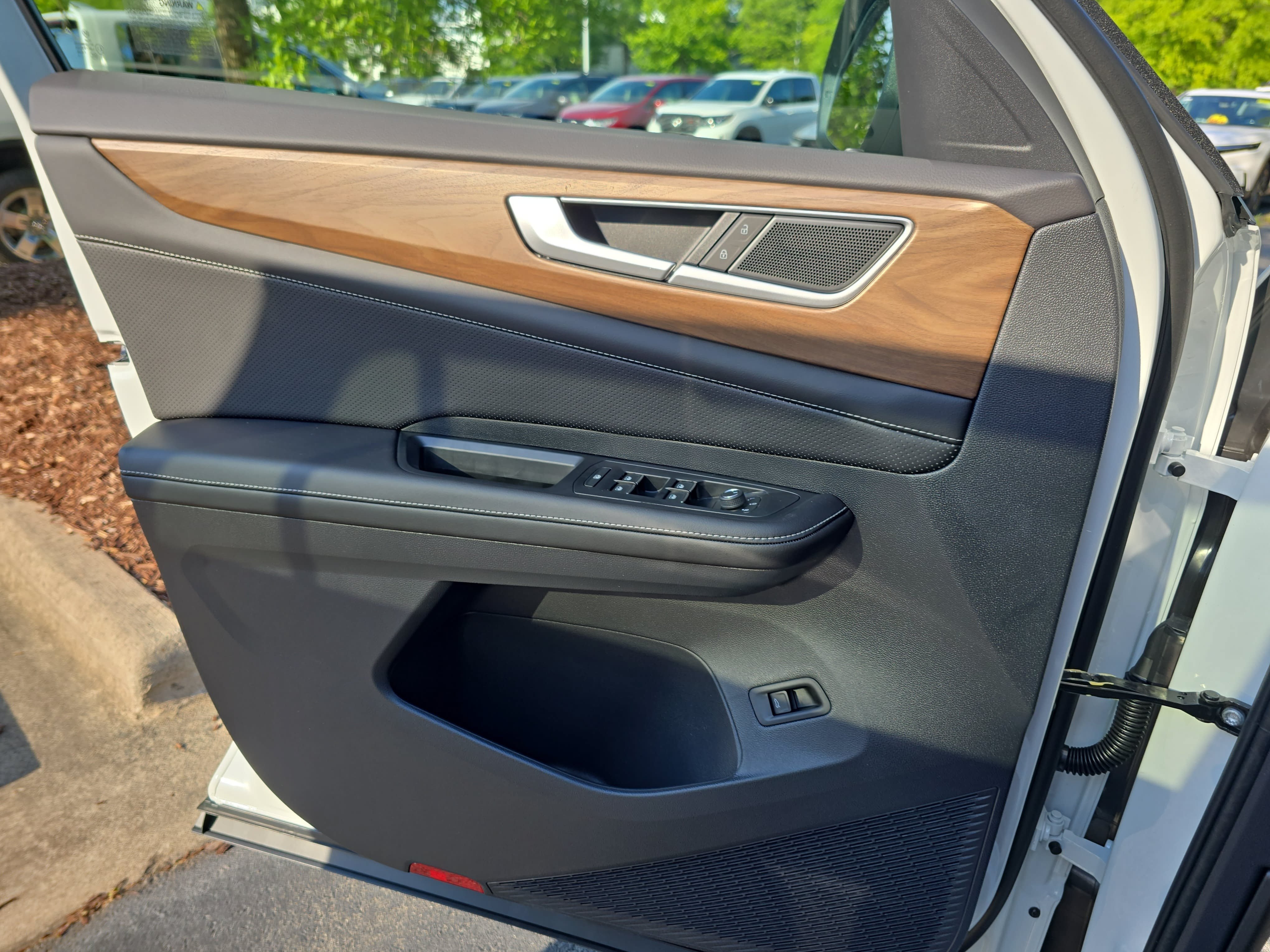 New 2026 Volkswagen Atlas SE FWD image 28