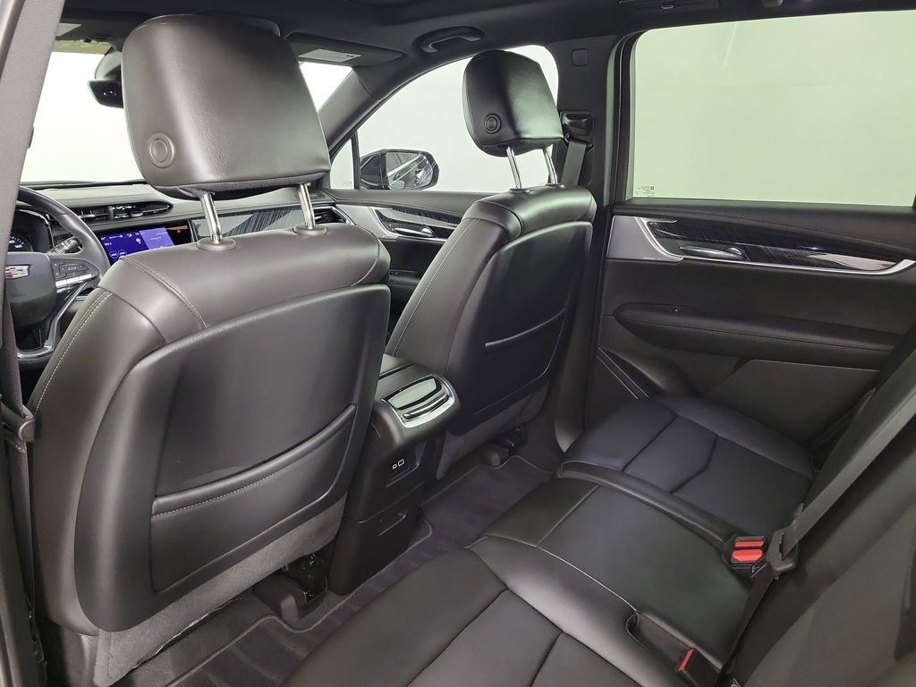 Used 2023 Cadillac XT6 Premium Luxury w/ Technology Package FWD image 13