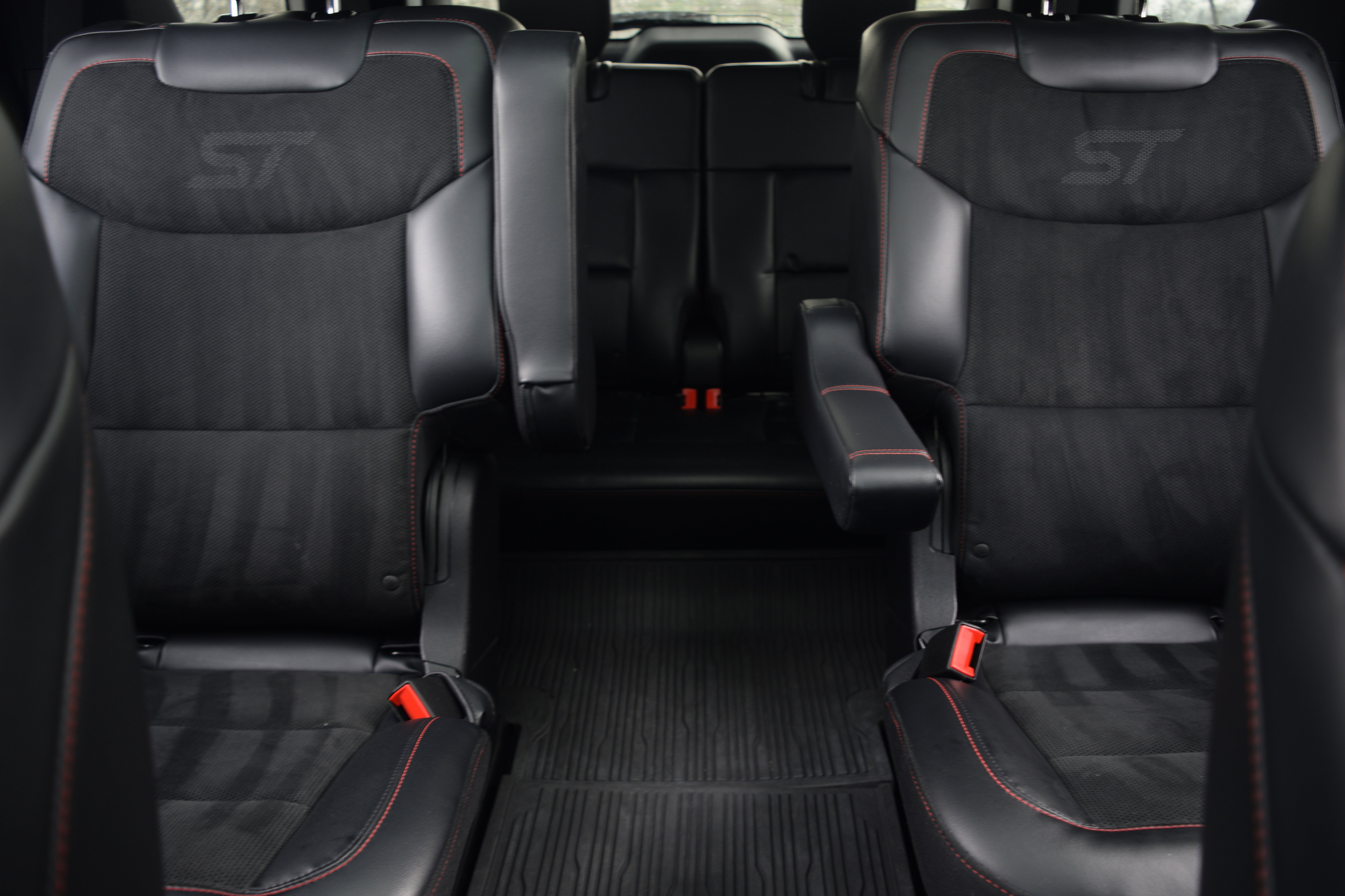 Used 2025 Ford Explorer ST image 15