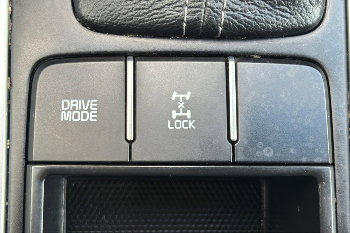 Used 2020 Kia Sorento AWD V6 image 32