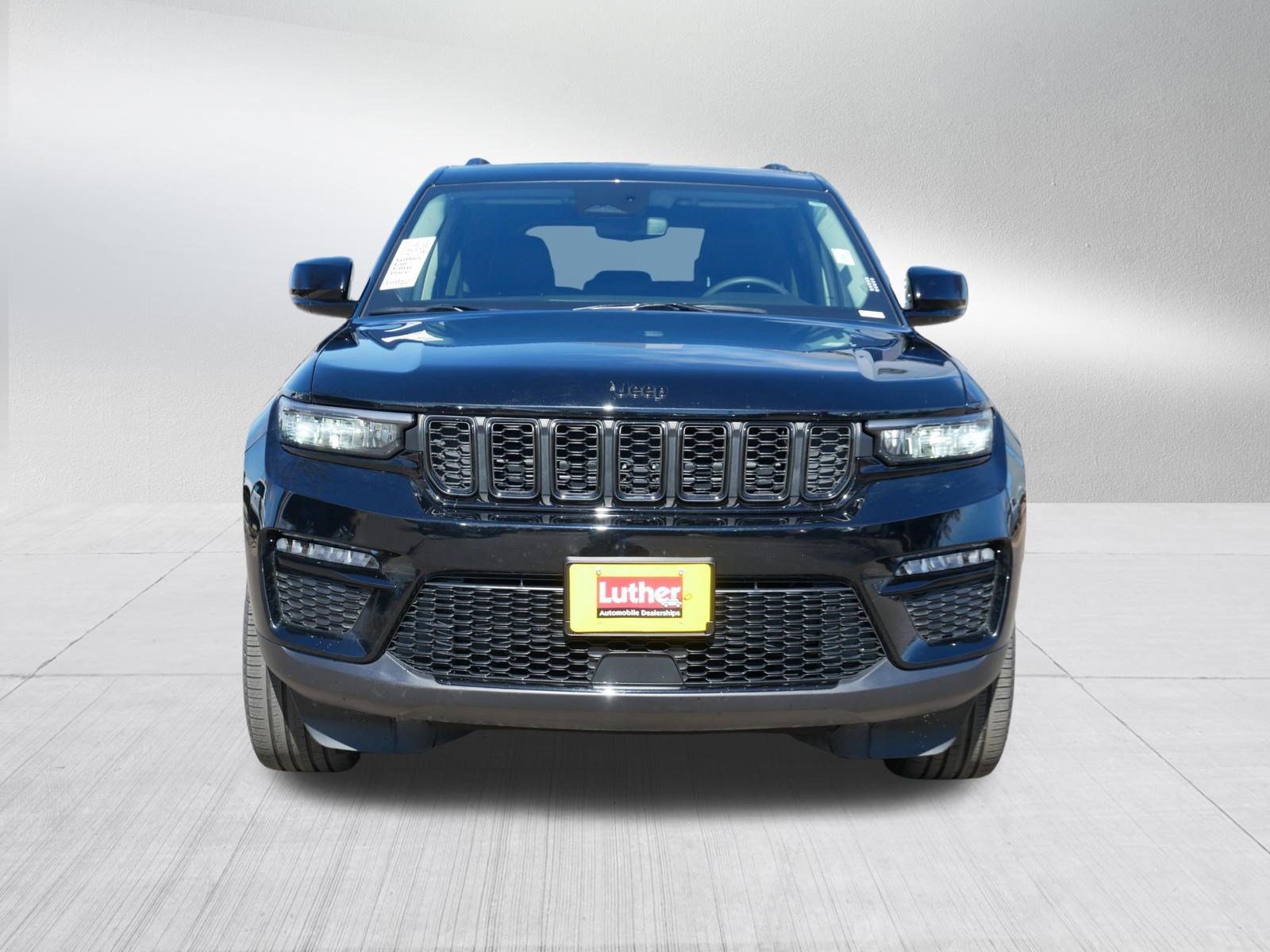 Used 2023 Jeep Grand Cherokee Limited w/ Black Appearance Package AWD/4WD video 2