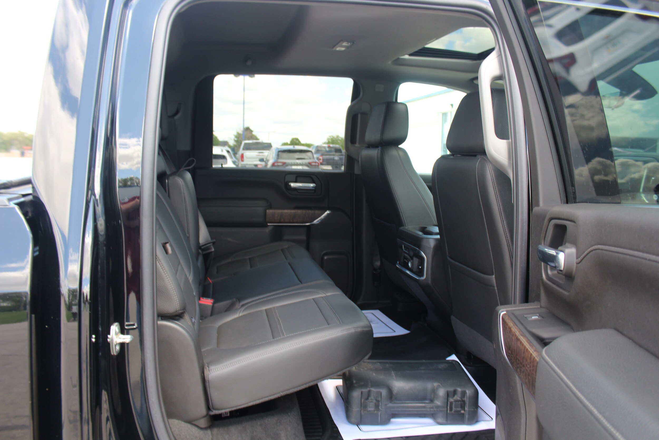 Used 2022 GMC Sierra 2500 Denali w/ Denali Ultimate Package AWD/4WD image 22