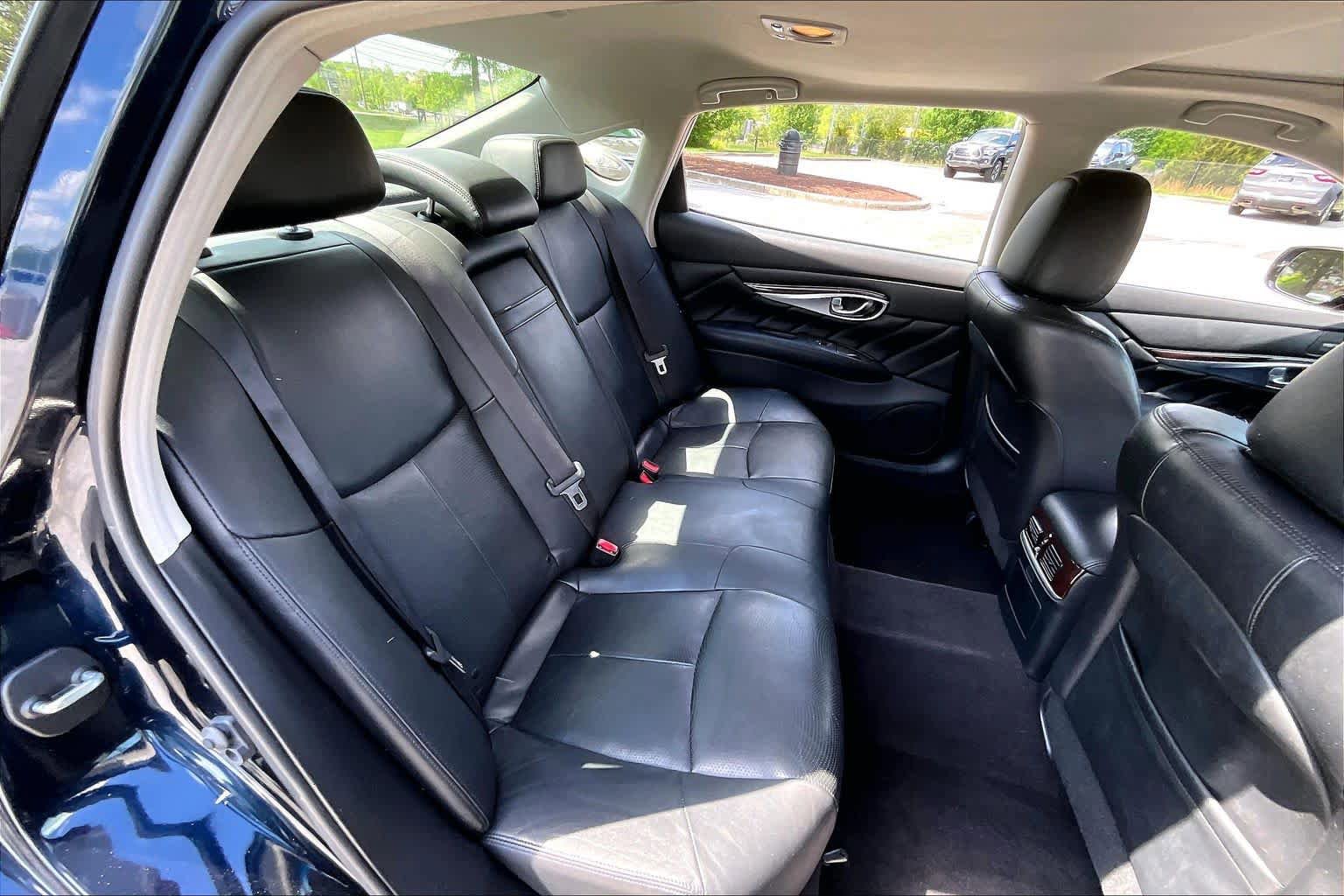 Used 2016 INFINITI Q70 L 3.7 AWD/4WD image 21