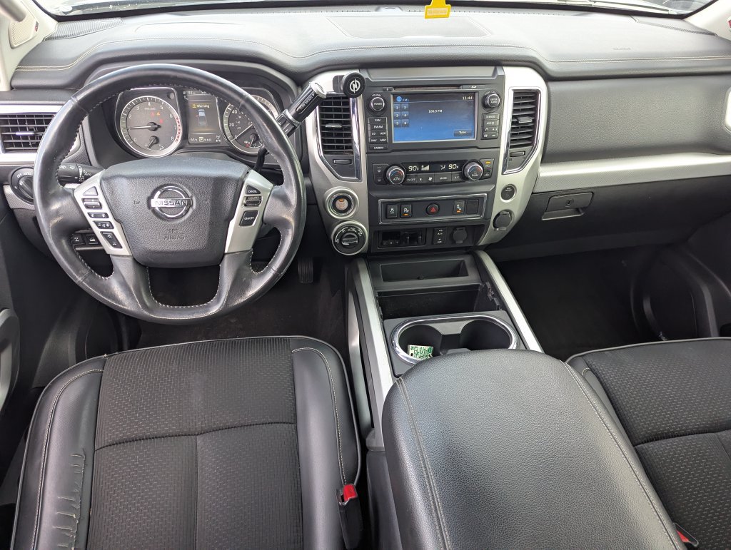 Used 2017 Nissan Titan PRO-4X AWD/4WD image 31