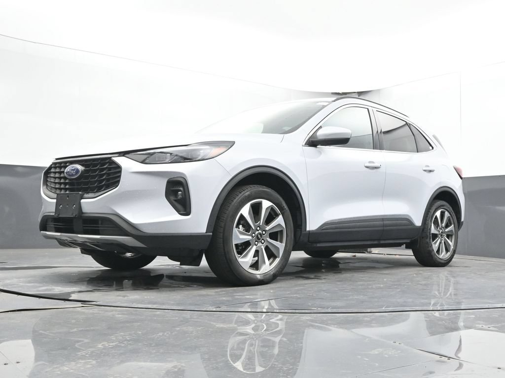 Used 2025 Ford Escape Platinum AWD/4WD image 27