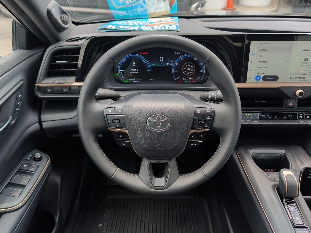 Used 2023 Toyota Crown AWD/4WD image 17
