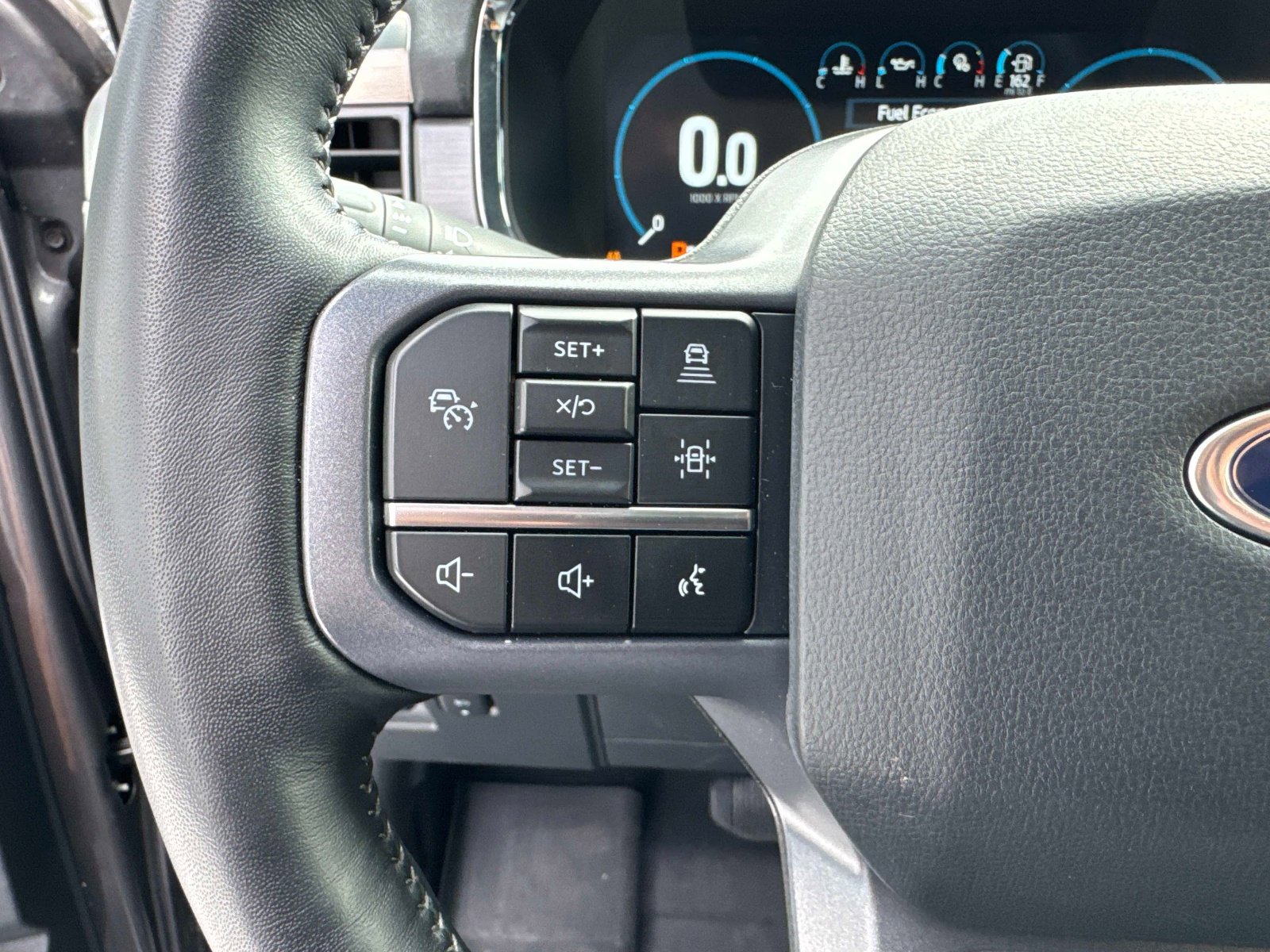 Used 2023 Ford F150 Lariat w/ Equipment Group 502A High image 30