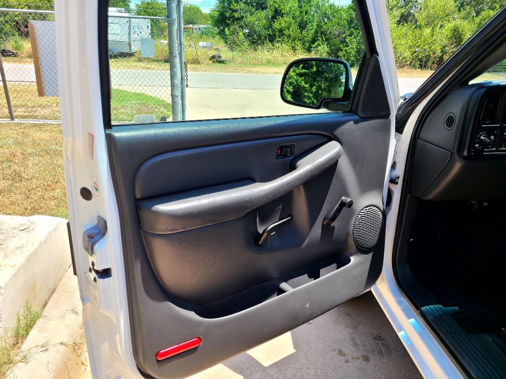 Used 2005 Chevrolet Silverado 1500 W/T RWD image 10